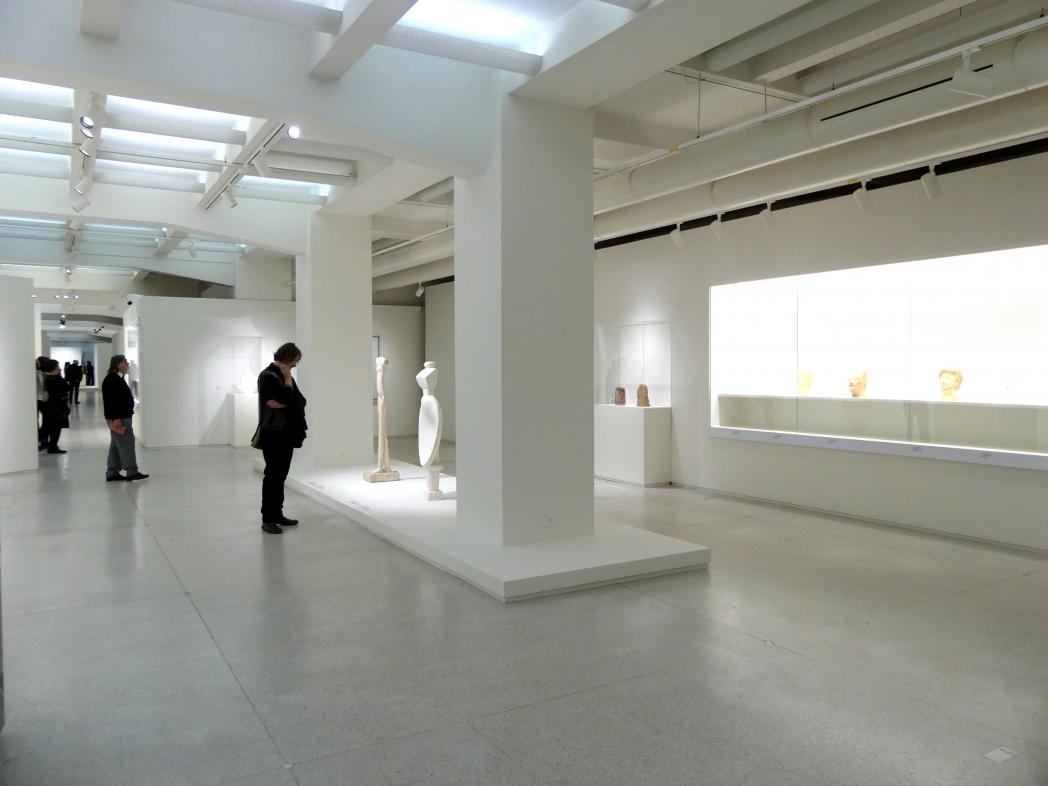 Prag, Nationalgalerie im Messepalast, Ausstellung "Alberto Giacometti" vom 18.07.-01.12.2019, Avantgarde, Bild 1/3
