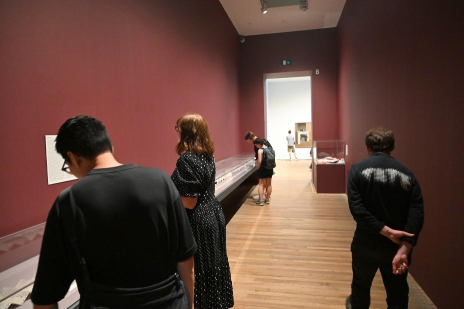 London, Tate Modern, Ausstellung "Surrealism Beyond Borders" vom 24.02.-29.08.2022, Saal 8, Bild 1/2