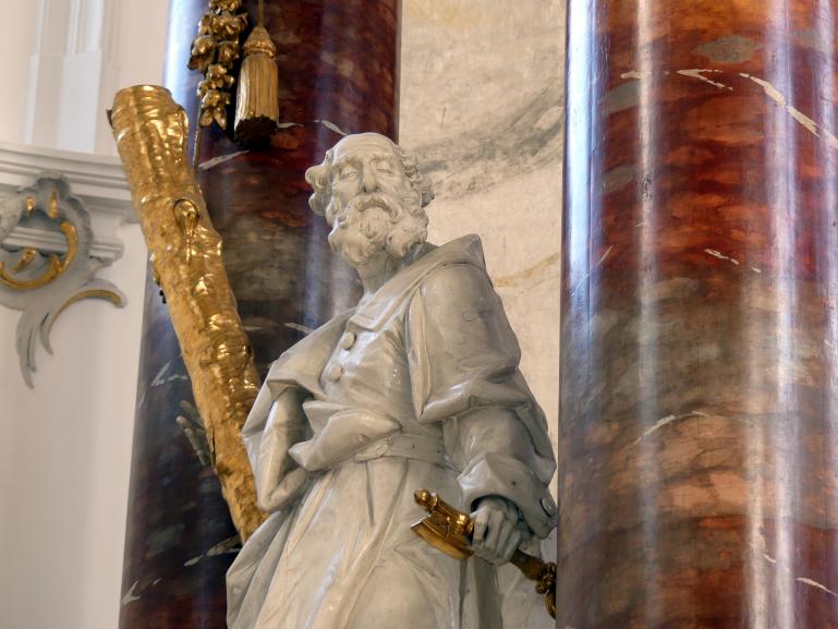 Ignaz Günther (1751–1775), Statue des heiligen Petrus am Hochaltar, Neustift (Freising), ehem. Prämonstratenserklosterkirche, jetzt Pfarrkirche St. Peter und Paul, 1765, Bild 3/3