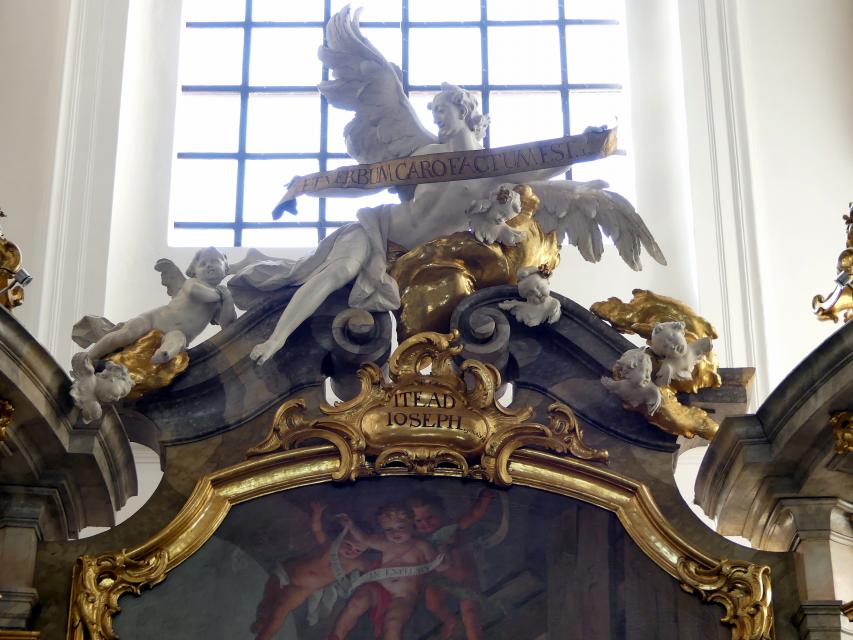 Ignaz Günther (1751–1775), Bekrönung des Josephaltars, Neustift (Freising), ehem. Prämonstratenserklosterkirche, jetzt Pfarrkirche St. Peter und Paul, 1764, Bild 2/2