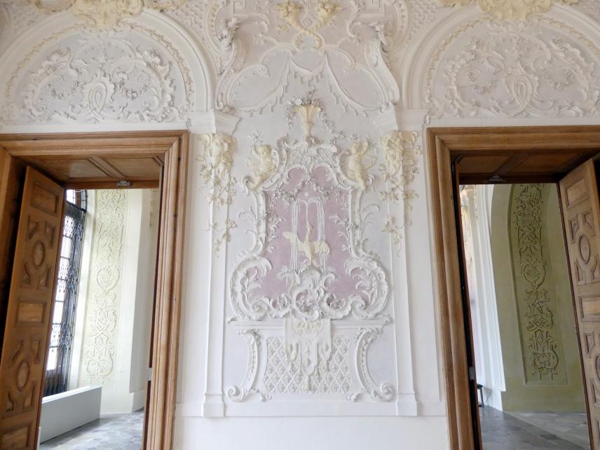 Johann Baptist Zimmermann (1701–1757), Stuck, verändert von Franz Xaver Feichtmayr d.J. 1764, im nördlichen Antecamera im Erdgeschoß (Billardzimmer), Wände, Schleißheim, Schlossanlage, Neues Schloß, 1723–1724, Bild 4/4