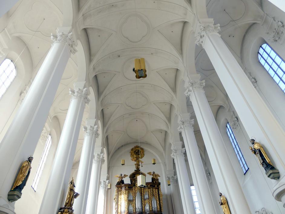 Wolfgang Dientzenhofer (1681–1701), Umbau (Barockisierung) der Klosterkirche, Straubing, Karmelitenkloster, Klosterkirche Hl. Geist, 1700–1702, Bild 11/13