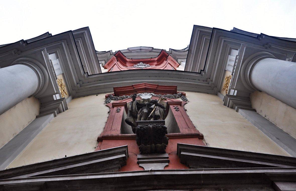 Kilian Ignaz Dientzenhofer (1718–1752), Umbau und Barockisierung von Innenraum, Gewölbe und Dach, Prag-Kleinseite, ehem. Augustinerkirche St. Thomas, 1727–1731, Bild 4/5