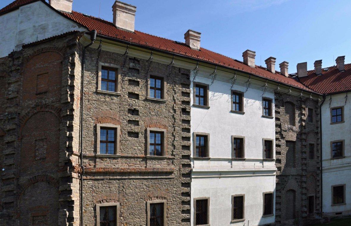 Kilian Ignaz Dientzenhofer (1718–1752), Bau etwa der Hälfte des geplanten Konvents, die Kirche wurde nicht gebaut., Kuttenberg (Kutná Hora), ehem. Ursulinenkloster, 1735–1749, Bild 2/2