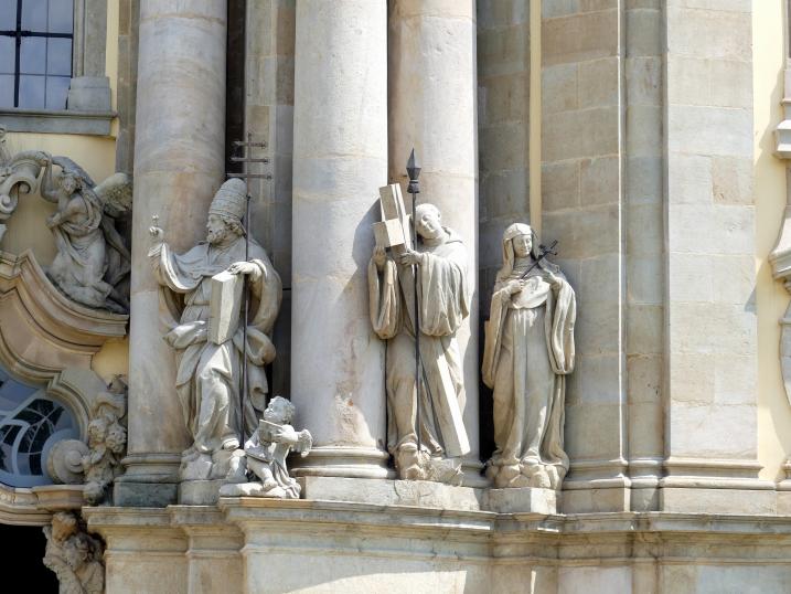 Ferdinand Maximilian Brokoff (1707–1731), S. Gregor, rechts vom Hauptportal, Grüssau, ehem. Zisterzienserabtei, ehem. Klosterkirche Mariä Himmelfahrt, 1729–1730, Bild 5/5