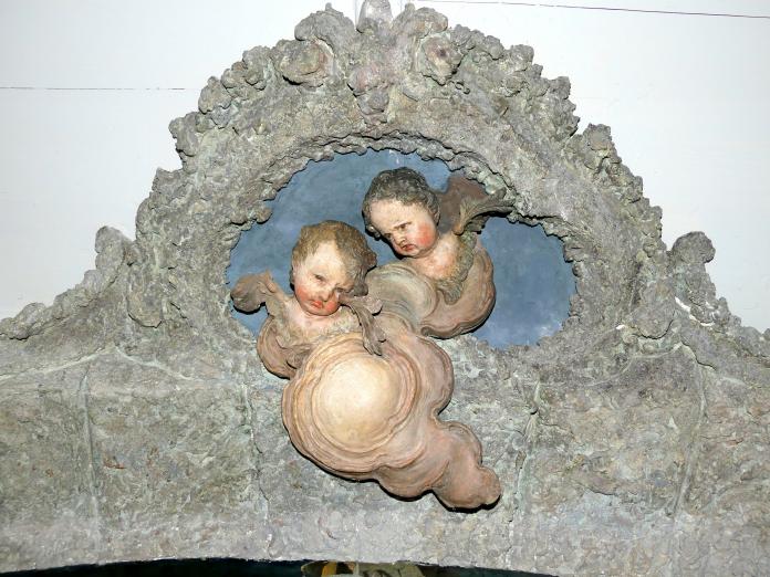 Johann Joseph Christian (1727–1777), Zwei Putten, Riedlingen, ehem. Kapuzinerkloster, ehem. Refektorium, heute Teil des Stadtarchivs, 1733, Bild 2/2