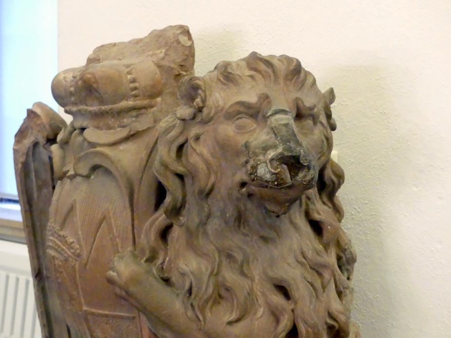 Johann Peter Wagner (1755–1797), Löwe mit Wappen, Würzburg, ehem. Schießhaus der Königlich-priviligierten Hauptschützengesellschaft Würzburg von 1392, jetzt Würzburg, Museum für Franken (ehem. Mainfränkisches Museum), Treppenhaus, 1770, Bild 2/5