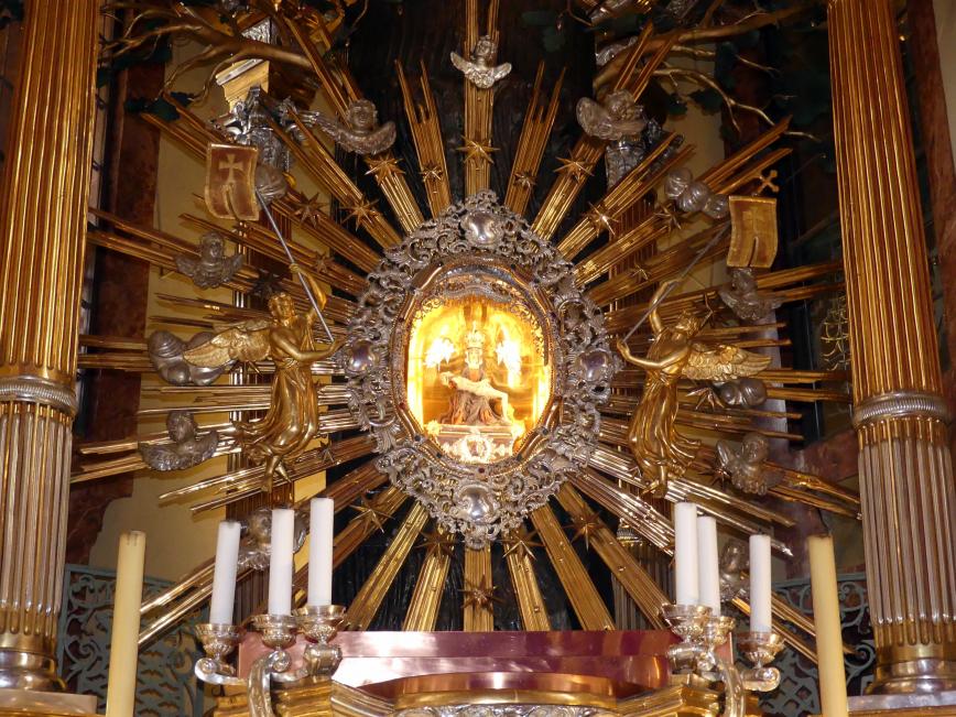 Joseph Matthias Götz (1713–1758), Hoch- und Gnadenaltar, Maria Taferl, Pfarr- und Wallfahrtskirche zur Schmerzhaften Muttergottes, 1732–1739, Bild 4/8