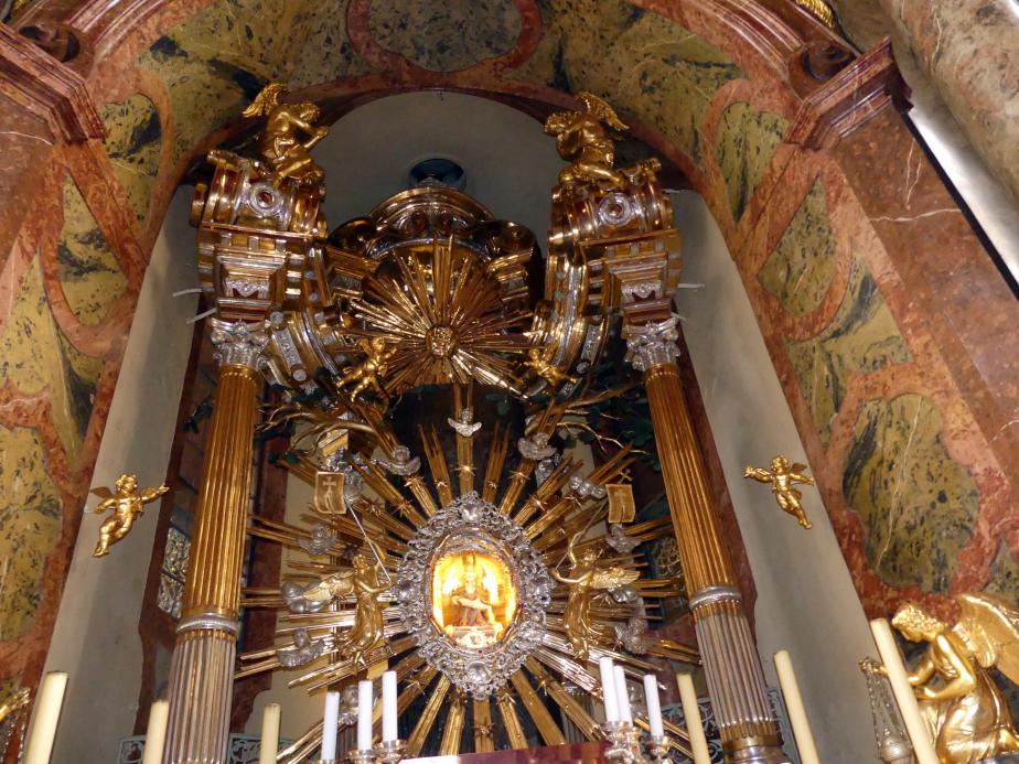 Joseph Matthias Götz (1713–1758), Hoch- und Gnadenaltar, Maria Taferl, Pfarr- und Wallfahrtskirche zur Schmerzhaften Muttergottes, 1732–1739, Bild 5/8