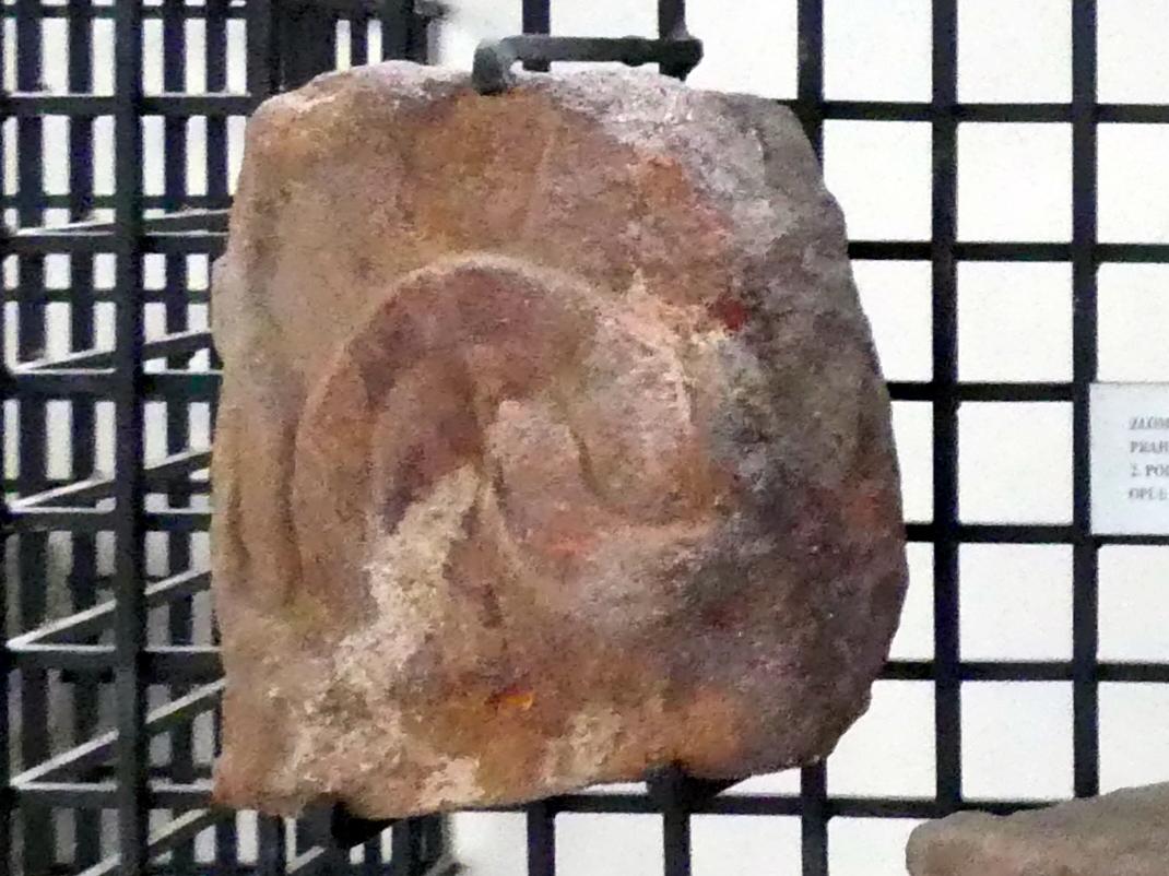 Fragmente eines Säulenschafts, Prag-Hradschin, Prager Burg, Veitsdom, jetzt Prag-Holešovice, Lapidarium, Saal 1, Ende 11. Jhd., Bild 3/3