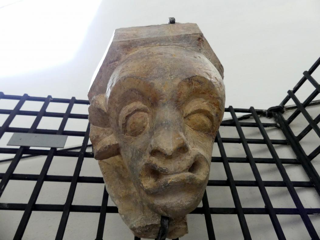 Kragstein mit einer grinsenden Maske, Prag-Holešovice, Lapidarium, Saal 1, 2. Hälfte 14. Jhd., Bild 2/2