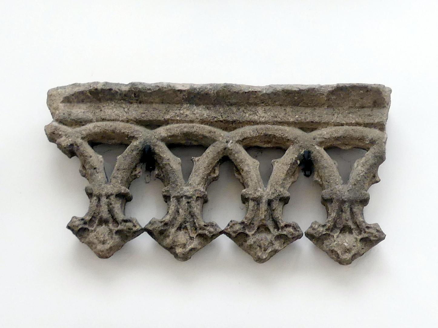 Matthias Rejsek (1491–1506), Drei Teile eines Bogens des Trägersystems, Kuttenberg (Kutná Hora), Dom der heiligen Barbara, jetzt Prag-Holešovice, Lapidarium, Saal 2, 1489–1506, Bild 3/3