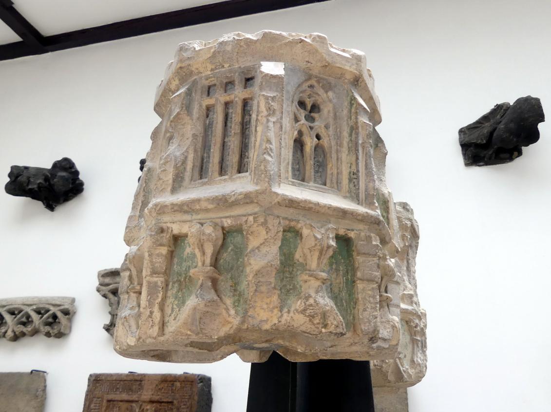 Zwei Baldachine, Slavětín nad Ohří, Kirche St. Jakob d. Ä., jetzt Prag-Holešovice, Lapidarium, Saal 2, um 1350, Bild 2/3