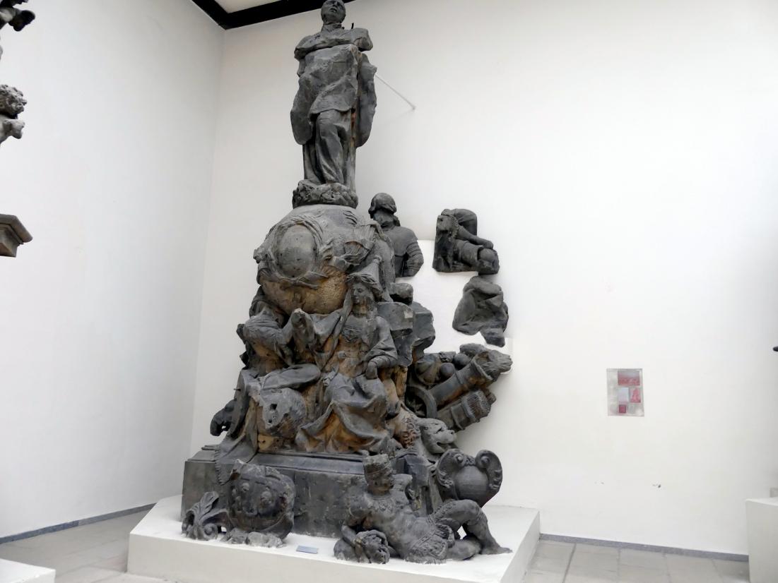 Ferdinand Maximilian Brokoff (1707–1731), Figurengruppe mit dem Hl. Ignatius von Loyola, Prag, Karlsbrücke, jetzt Prag-Holešovice, Lapidarium, Saal 4, 1710–1711, Bild 2/11