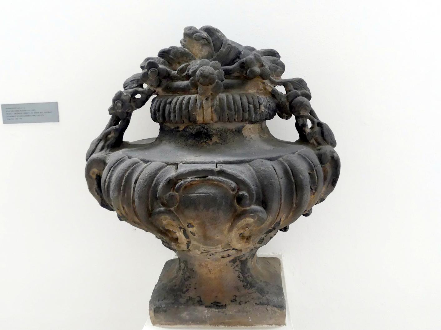 Ignaz Franz Platzer (1752–1765), Verzierte Vase, Prag-Holešovice, Insel Štvanice, jetzt Prag-Holešovice, Lapidarium, Saal 7, 1750–1770, Bild 3/3