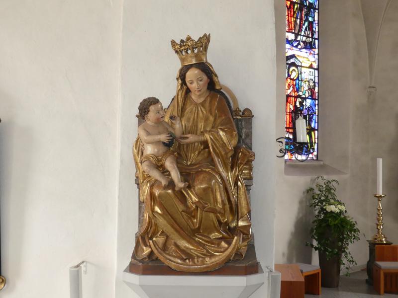 Michael Pacher (1461–1497), Schreinskulptur des Hochaltars 'Thronende Madonna mit Kind' (Traubenmadonna), St. Lorenzen, Pfarrkirche St. Laurentius, 1465, Bild 3/4