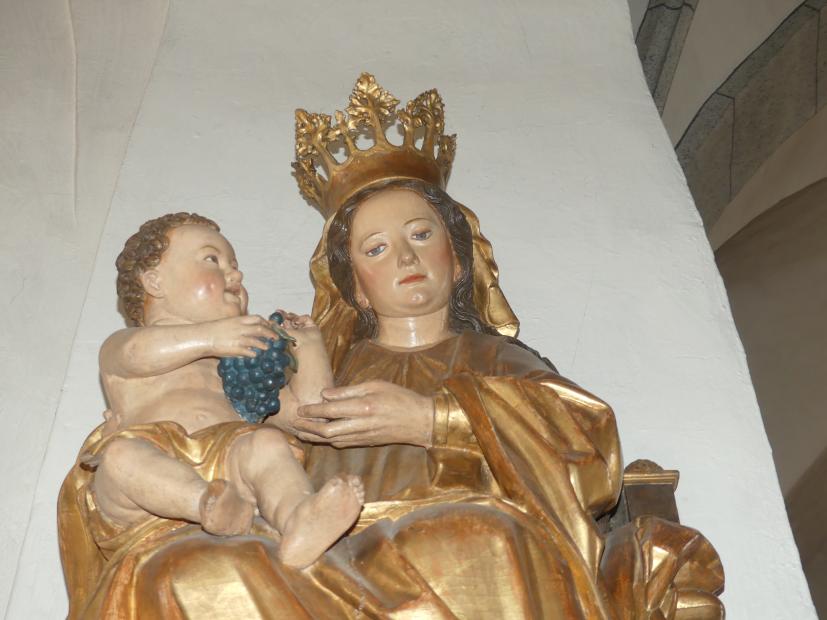 Michael Pacher (1461–1497), Schreinskulptur des Hochaltars 'Thronende Madonna mit Kind' (Traubenmadonna), St. Lorenzen, Pfarrkirche St. Laurentius, 1465, Bild 4/4