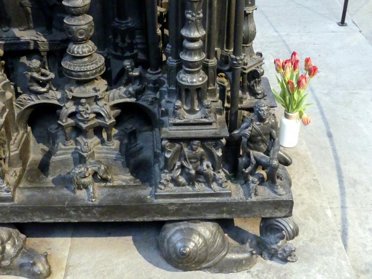 Peter Vischer der Ältere
 (1486–1525), Grab des Hl. Sebaldus, Nürnberg, Kirche St. Sebald, 1507–1512, Bild 3/16