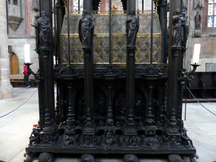 Peter Vischer der Ältere
 (1486–1525), Grab des Hl. Sebaldus, Nürnberg, Kirche St. Sebald, 1507–1512, Bild 12/16