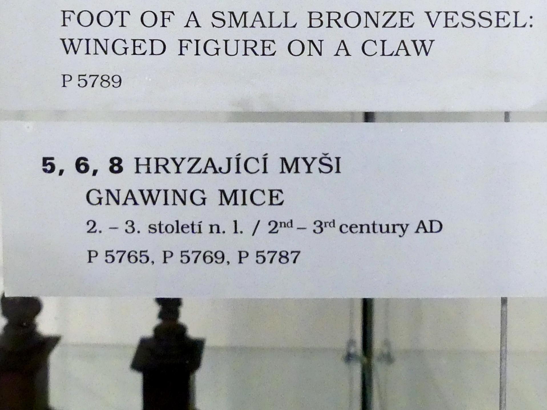 Römische Bronzefiguren: Nagende Mäuse, Prag, Nationalgalerie im Palais Sternberg, 1. Obergeschoss, Saal 1, um 100–300, Bild 4/4