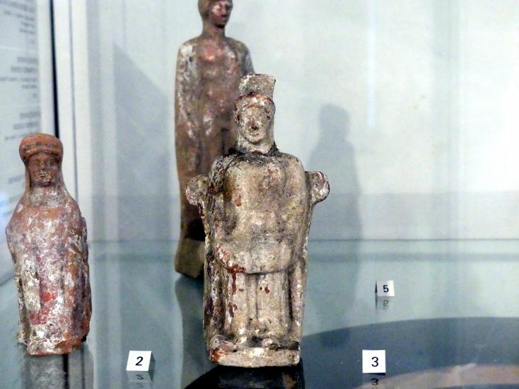 Thronende Gottheit, Prag, Nationalgalerie im Palais Sternberg, 1. Obergeschoss, Saal 1, 5. Jhd. v. Chr.