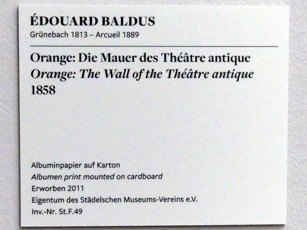 Édouard Baldus (1858), Orange: Die Mauer des Théâtre antique, Frankfurt am Main, Städel Museum, 1. Obergeschoss, Saal 2, 1858, Bild 2/2