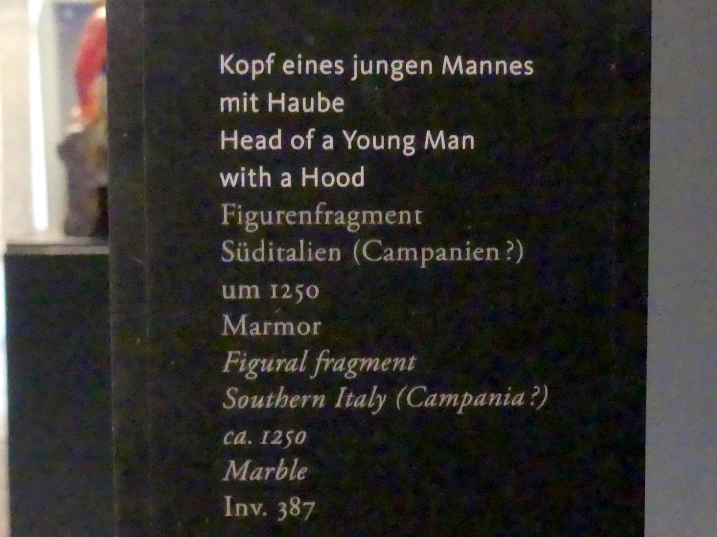 Kopf eines jungen Mannes mit Haube, Frankfurt am Main, Liebieghaus Skulpturensammlung, Mittelalter 1 - Tradition und Aufbruch, um 1250, Bild 2/2