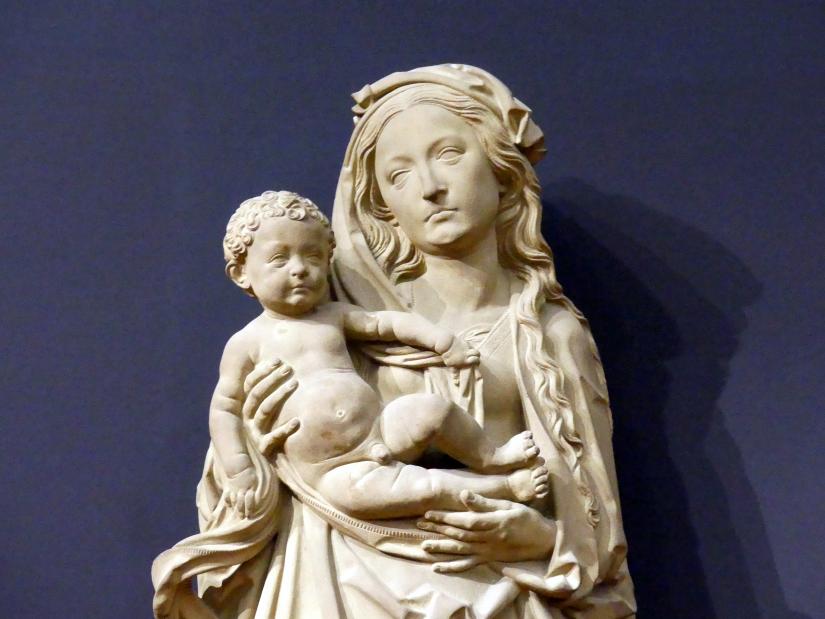 Tilman Riemenschneider (Werkstatt) (1487–1520), Muttergottes, Würzburg, Kollegiatstift Neumünster, jetzt Frankfurt am Main, Liebieghaus Skulpturensammlung, Mittelalter 5 - der Erfolg der neuen Kunst, um 1520, Bild 2/3
