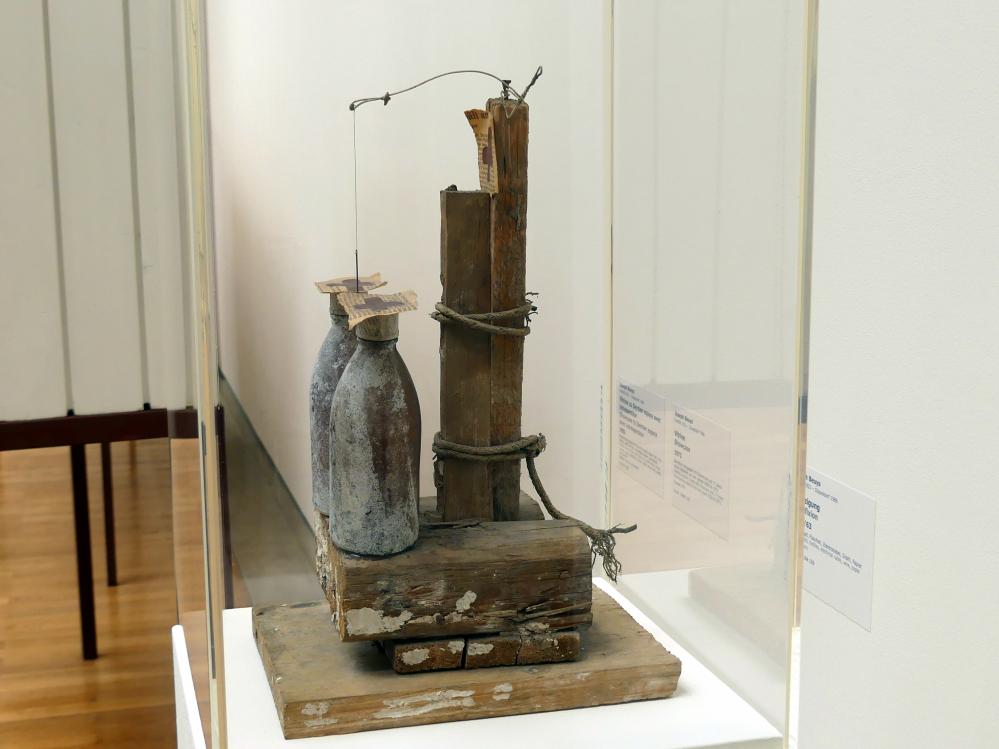 Joseph Beuys (1948–1985), Kreuzigung, Stuttgart, Staatsgalerie, Internationale Malerei und Skulptur 11, 1962–1963, Bild 2/4