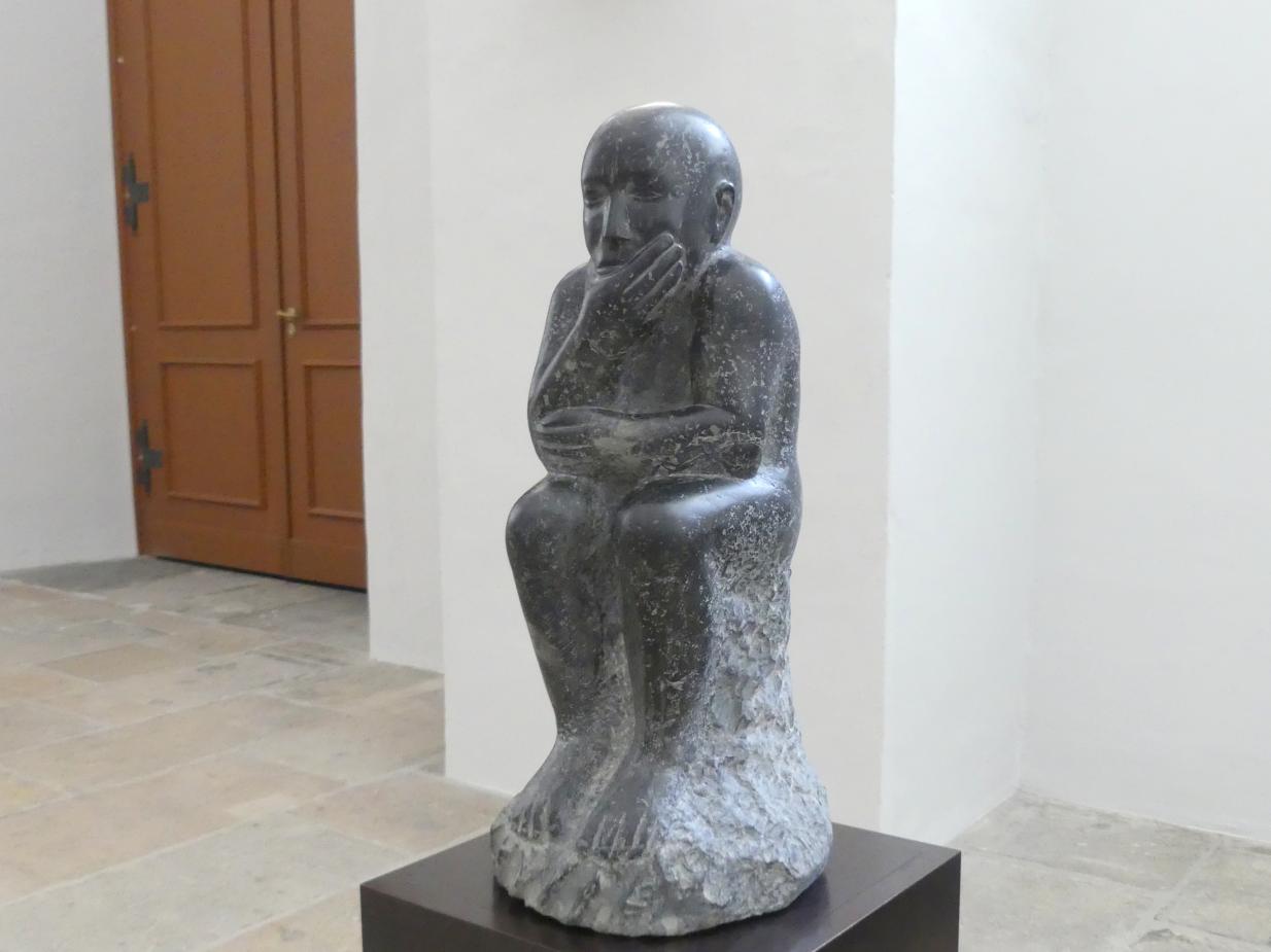 Peter Makolies (1959–1983), Hockende Figur (Nachdenkender), Dresden, Albertinum, Galerie Neue Meister, Erdgeschoss, Skulpturenhalle, 1959, Bild 2/4