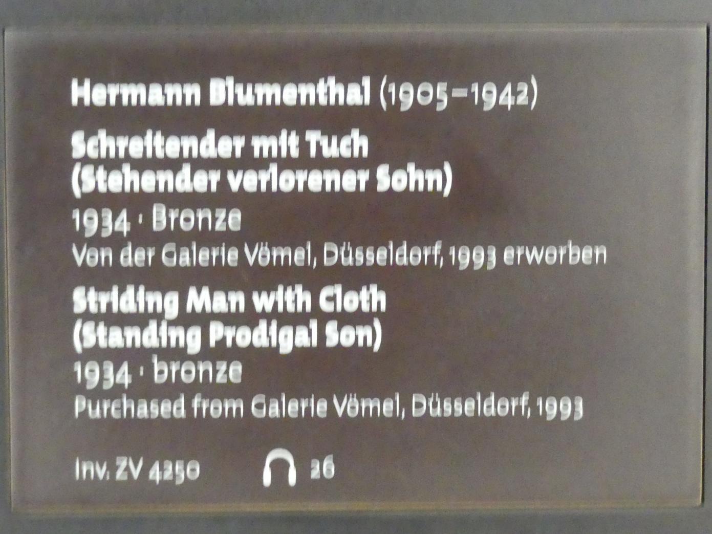 Hermann Blumenthal (1934–1939), Schreitender mit Tuch (Stehender verlorener Sohn), Dresden, Albertinum, Galerie Neue Meister, Erdgeschoss, Skulpturenhalle, 1934, Bild 3/3