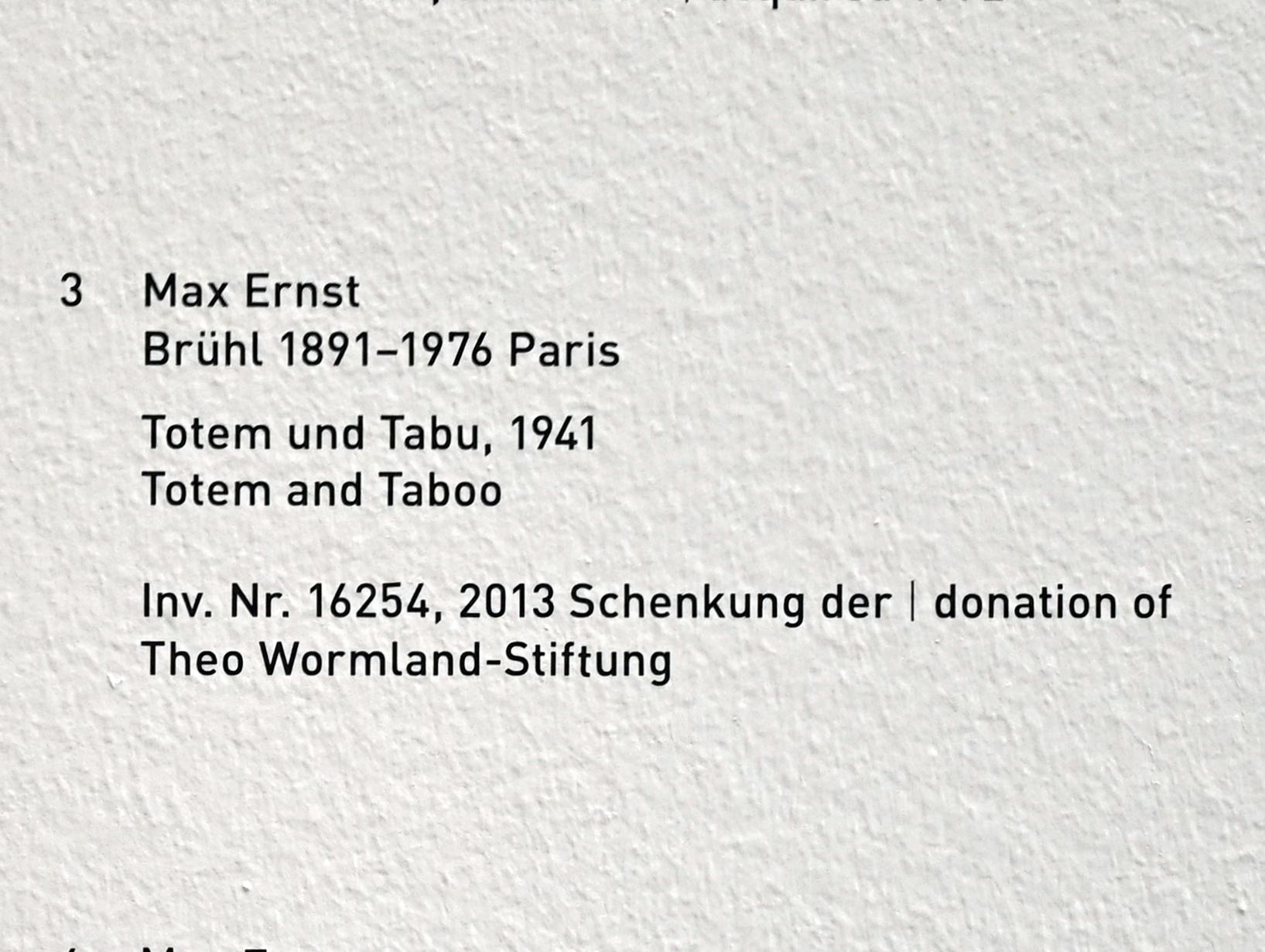 Max Ernst (1912–1970), Totem und Tabu, München, Pinakothek der Moderne, Gang im Westflügel, 1941, Bild 2/2