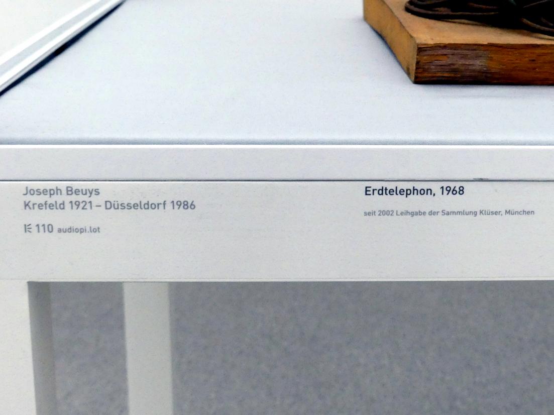 Joseph Beuys (1948–1985), Erdtelephon, München, Pinakothek der Moderne, Saal 18, 1968, Bild 2/2