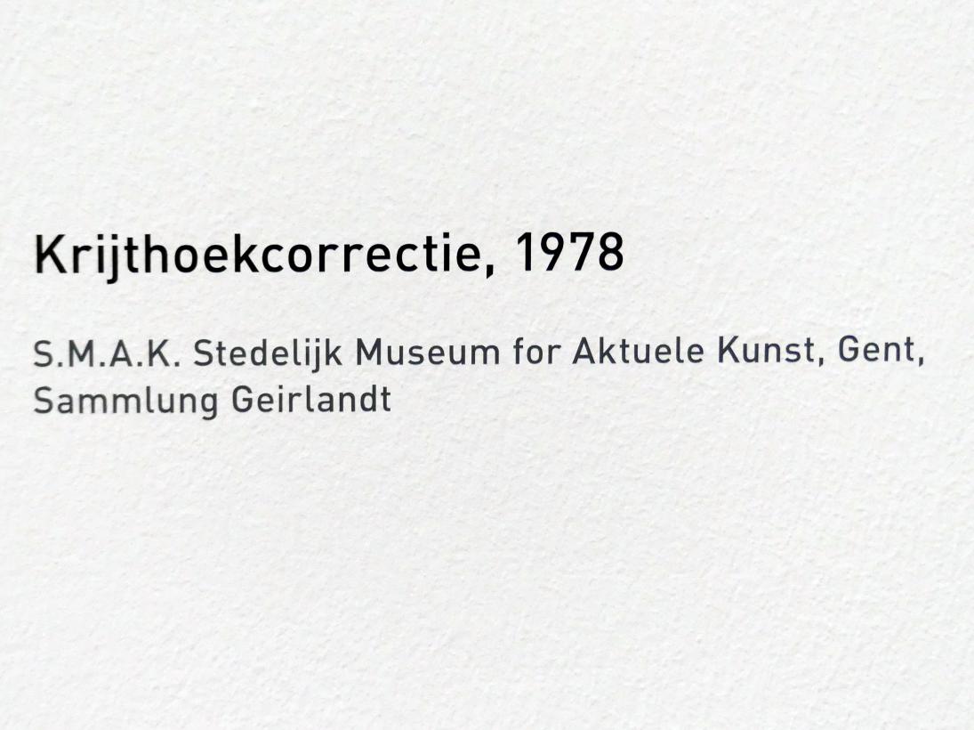 Raoul De Keyser (1964–2012), Krijthoekcorrectie - Korrektur der Kreideecke, München, Pinakothek der Moderne, Ausstellung "Raoul De Keyser – Œuvre" vom 05.04.-08.09.2019, Saal 23, 1978, Bild 2/2