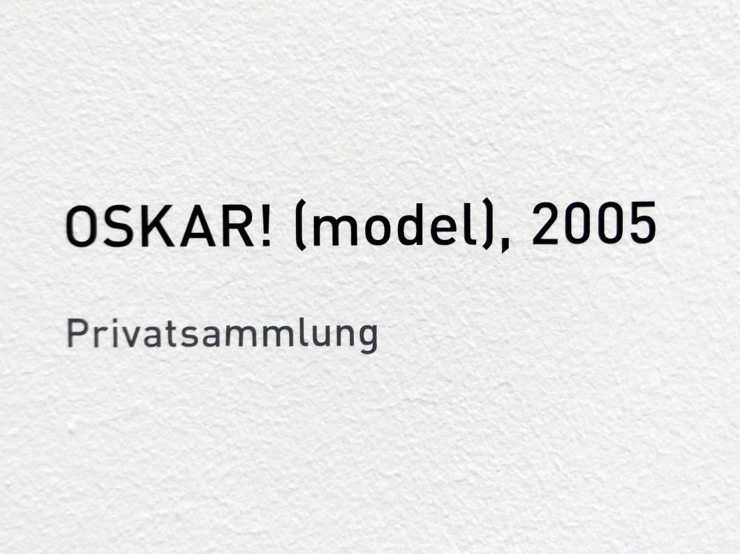 Raoul De Keyser (1964–2012), OSKAR! (model), München, Pinakothek der Moderne, Ausstellung "Raoul De Keyser – Œuvre" vom 05.04.-08.09.2019, Saal 26, 2005, Bild 2/2