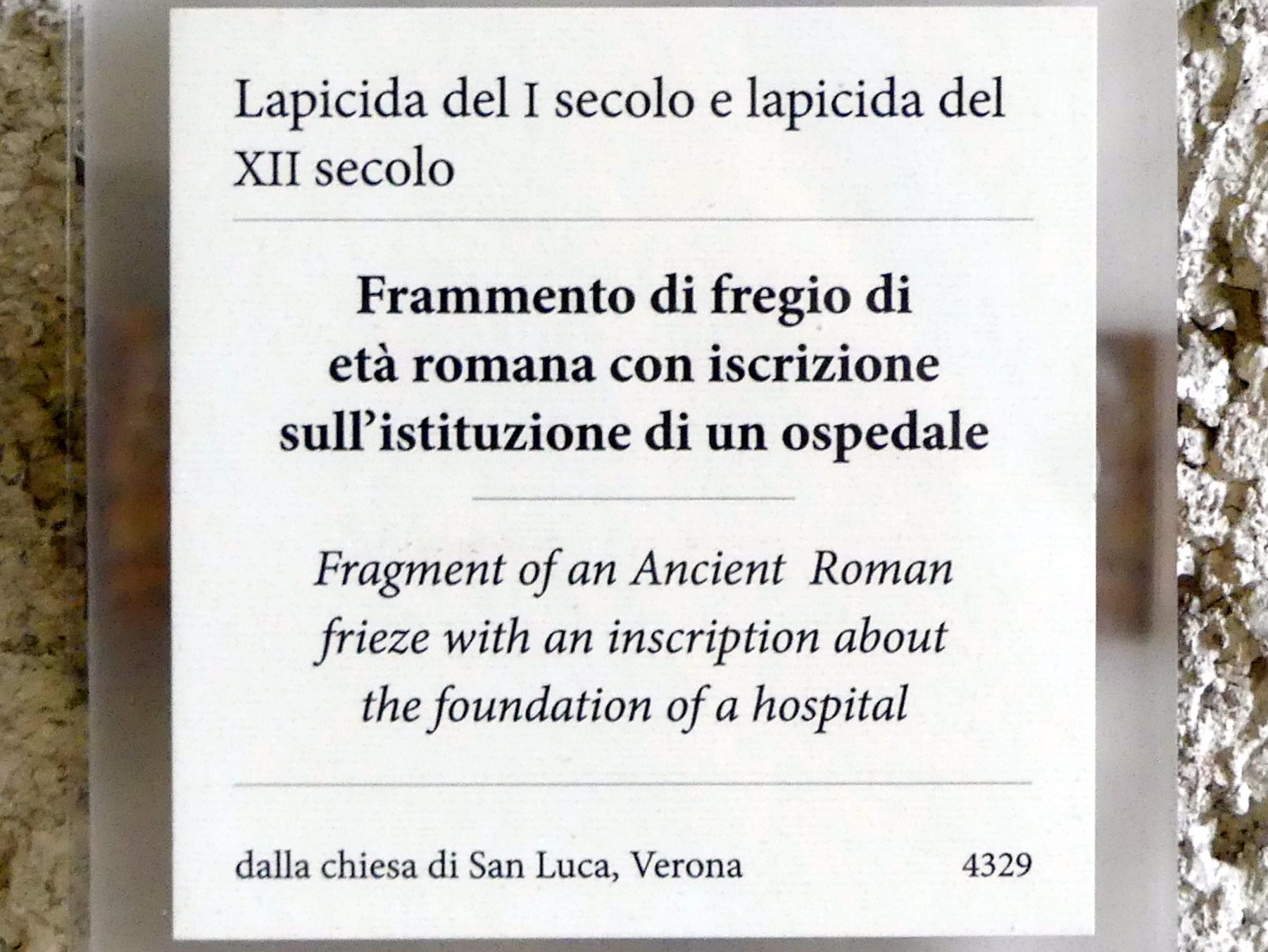 Fragment eines römischen Frieses, Verona, Museo di Castelvecchio, Saal 1, 1. Jhd., Bild 2/2