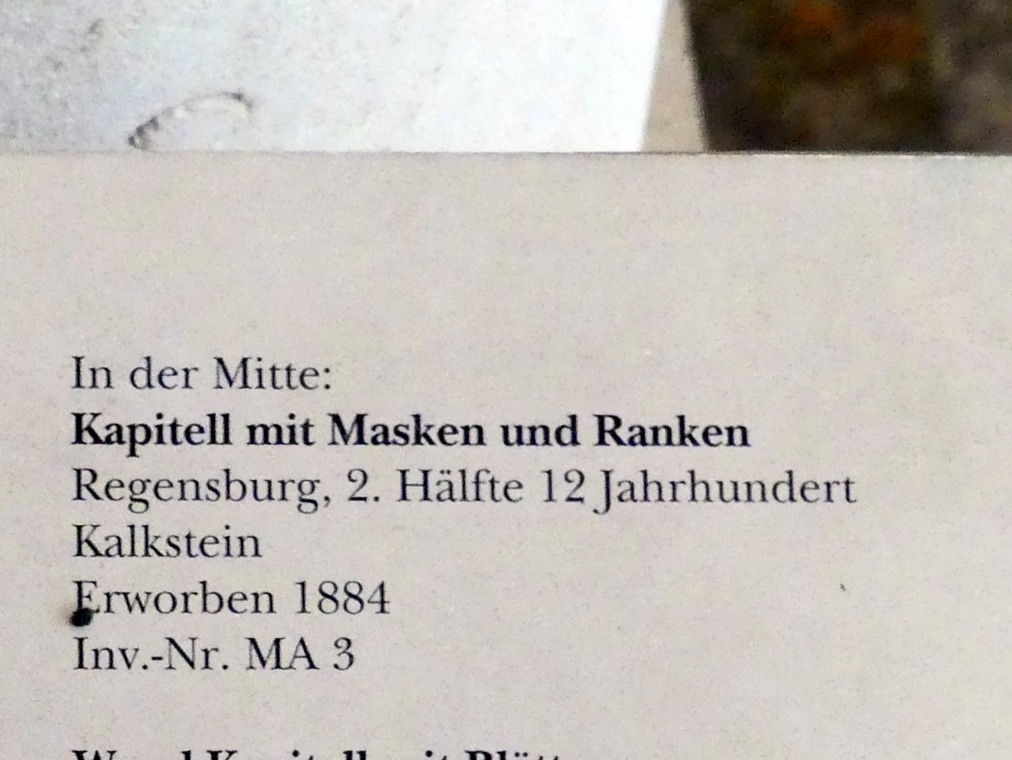 Kapitell mit Masken und Ranken, München, Bayerisches Nationalmuseum, Saal 1, 2. Hälfte 12. Jhd., Bild 3/3