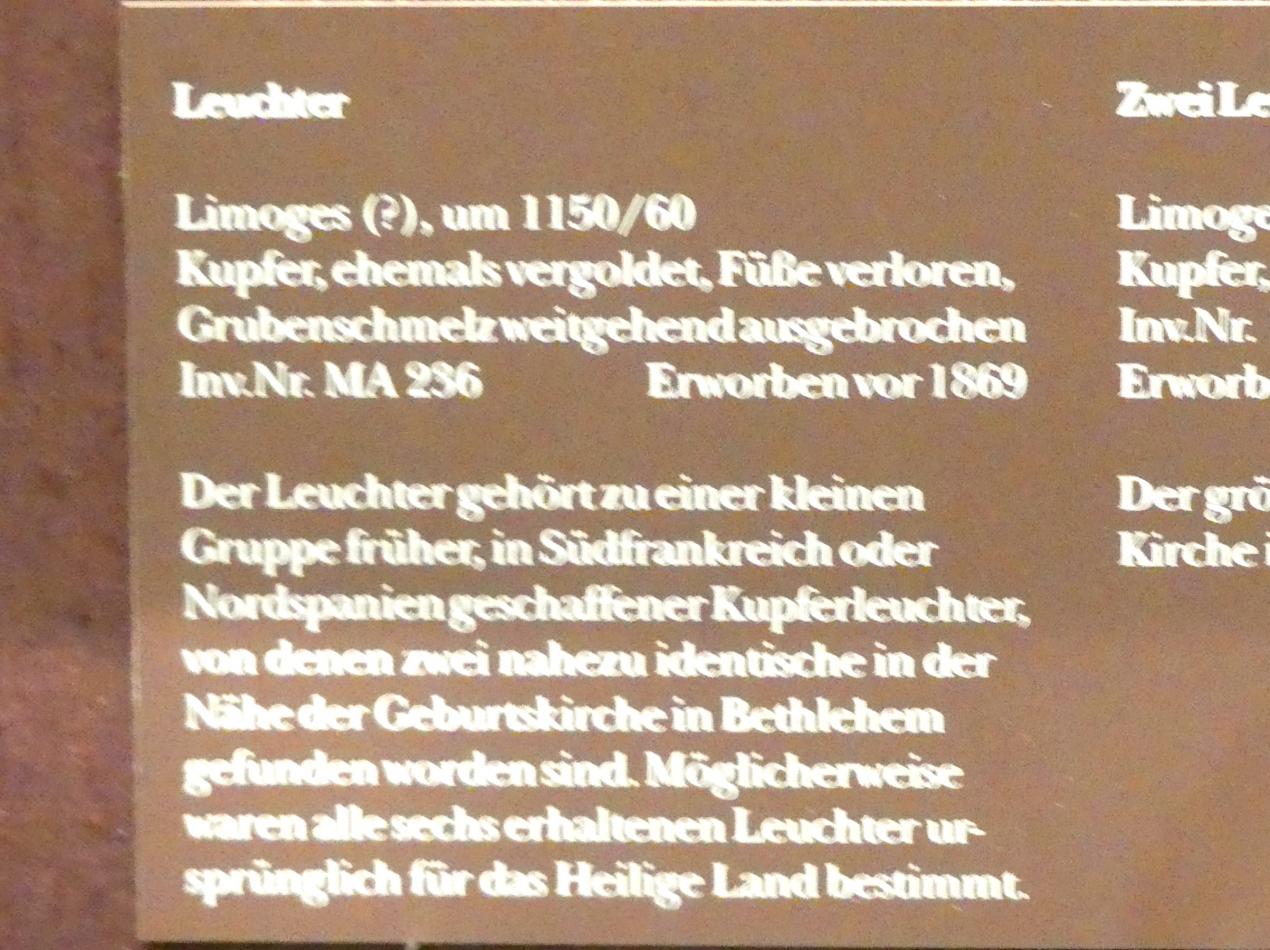 Leuchter, München, Bayerisches Nationalmuseum, Saal 1, um 1150–1160, Bild 2/2