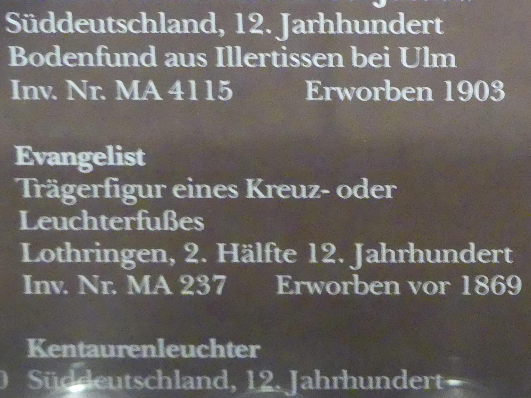 Evangelist, München, Bayerisches Nationalmuseum, Saal 1, 2. Hälfte 12. Jhd., Bild 2/2