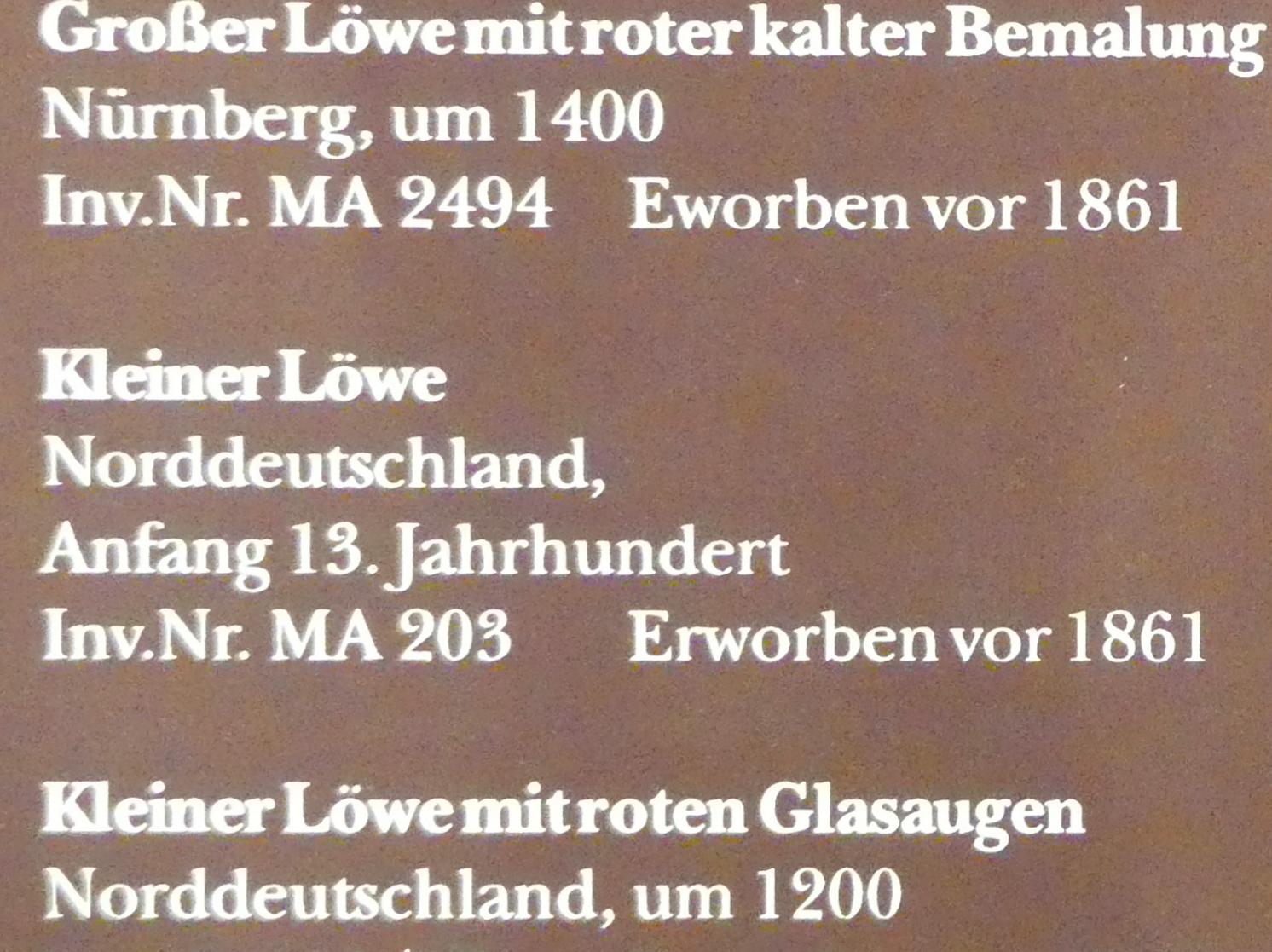 Kleiner Löwe, München, Bayerisches Nationalmuseum, Saal 1, Beginn 13. Jhd., Bild 2/2