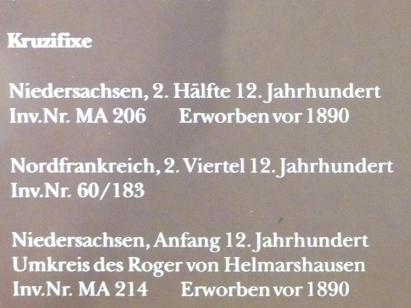 Kruzifix, München, Bayerisches Nationalmuseum, Saal 1, 2. Viertel 12. Jhd., Bild 2/2