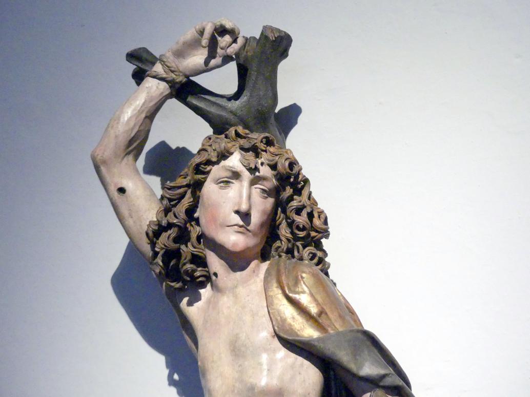 Tilman Riemenschneider (1487–1523), Hl. Sebastian, Mühlendorf, Kirche Heilig Kreuz, jetzt München, Bayerisches Nationalmuseum, Saal 16, um 1505, Bild 3/4