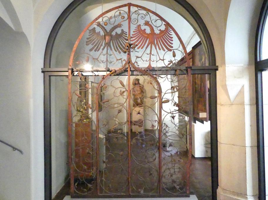 Gitter mit Doppeladlern, München, Bayerisches Nationalmuseum, Saal 8, 2. Hälfte 15. Jhd., Bild 1/3