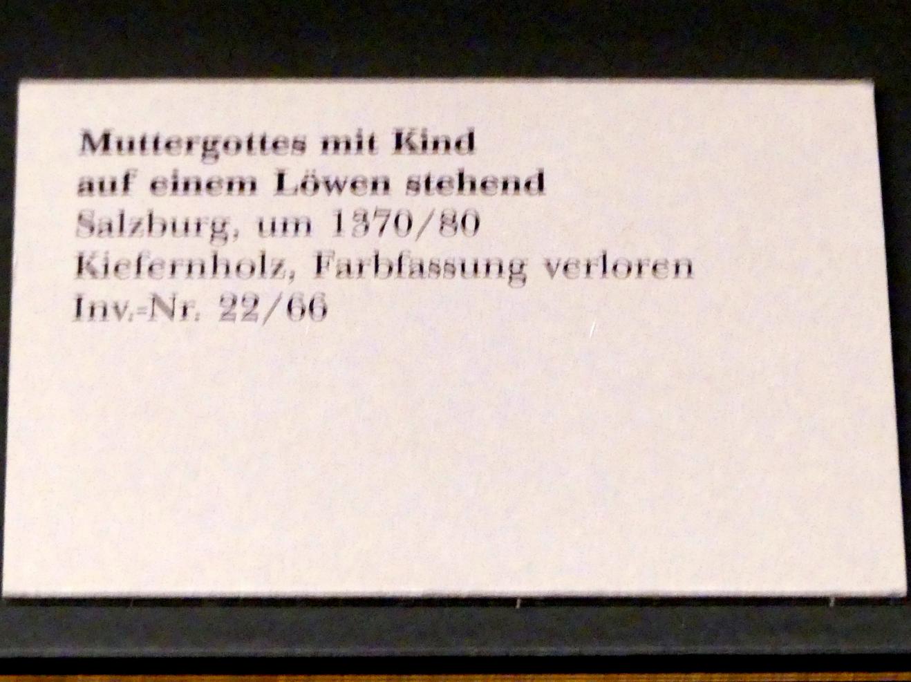 Muttergottes mit Kind auf einem Löwen stehend, München, Bayerisches Nationalmuseum, Saal 7, um 1370–1380, Bild 3/3