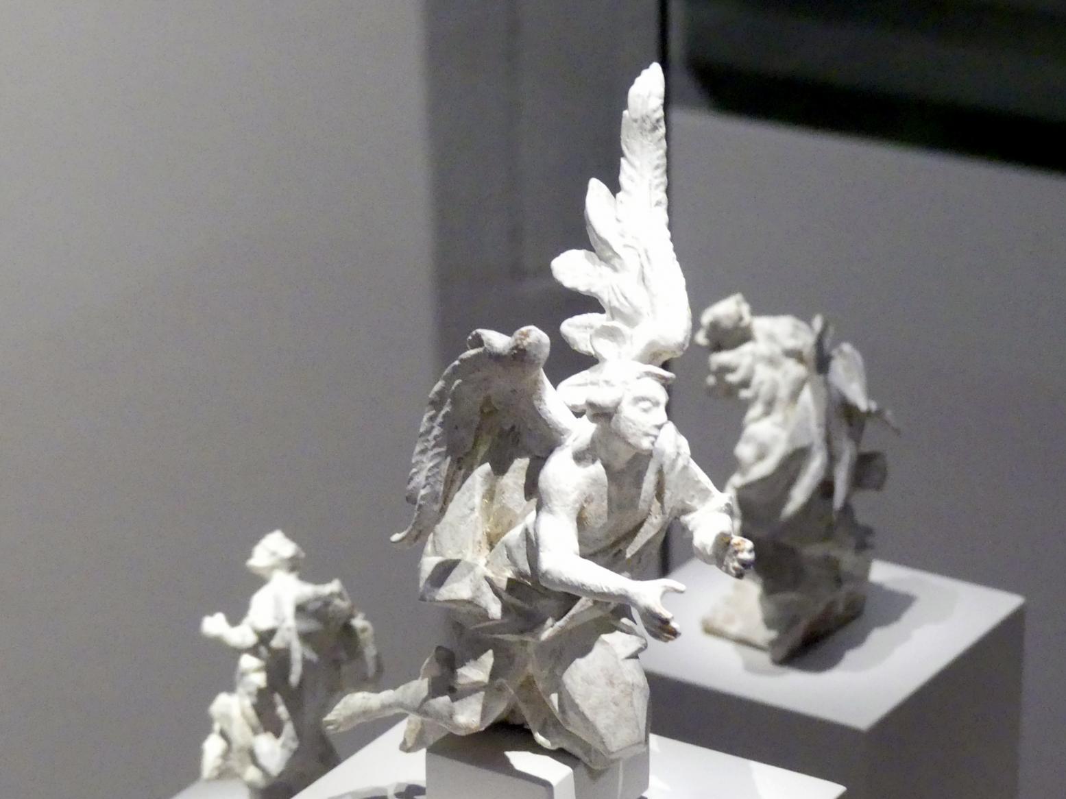 Kniender Engel, München, Bayerisches Nationalmuseum, Saal 44, 2. Hälfte 18. Jhd., Bild 2/4