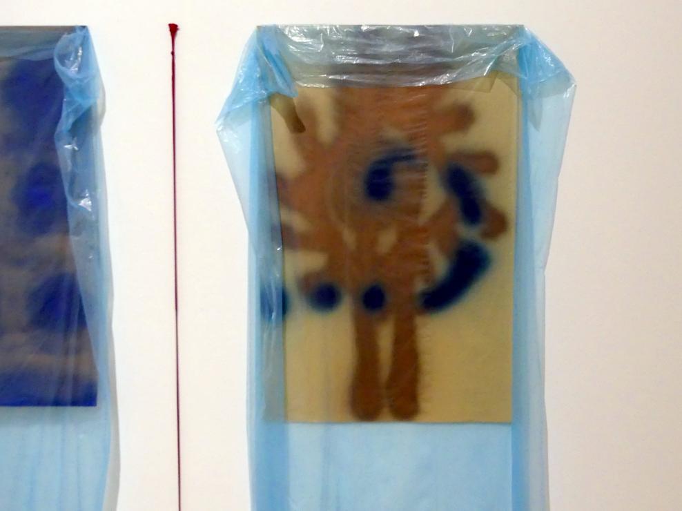 Senga Nengudi (1970–2019), Wet Night - Early Dawn - Scat-Chant - Pilgrim's Song, München, Lenbachhaus, Ausstellung "Senga Nengudi Topologien" vom 17.09.-19.01.2020, Saal 3, 1996, Bild 3/11