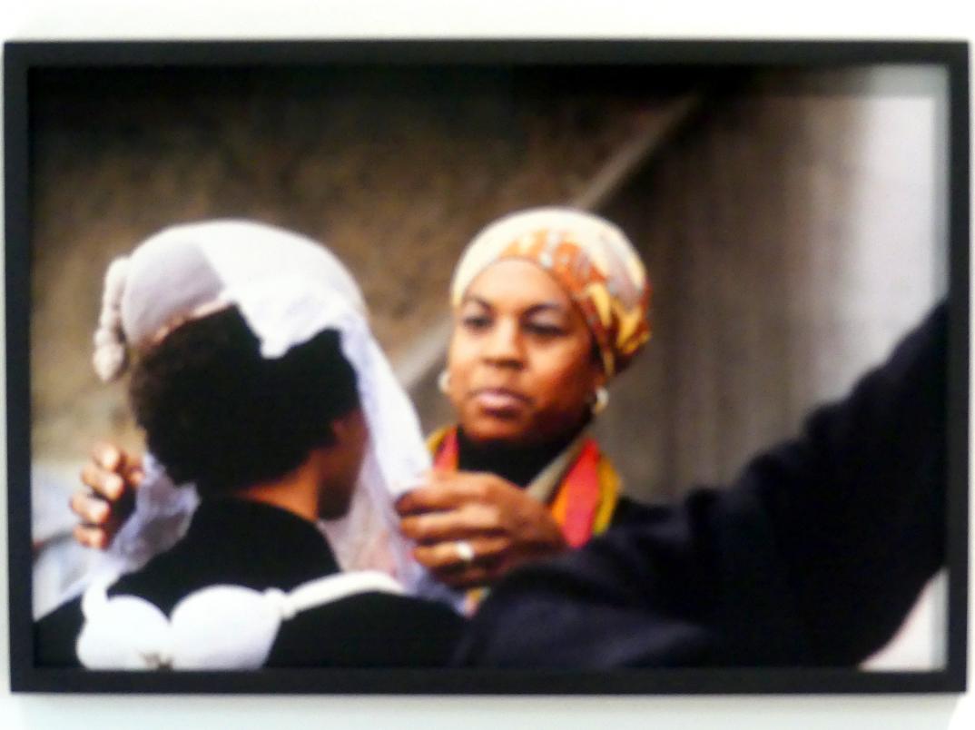 Senga Nengudi (1970–2019), Ceremony for Freeway Fets, München, Lenbachhaus, Ausstellung "Senga Nengudi Topologien" vom 17.09.-19.01.2020, Saal 6, 1978, Bild 5/13