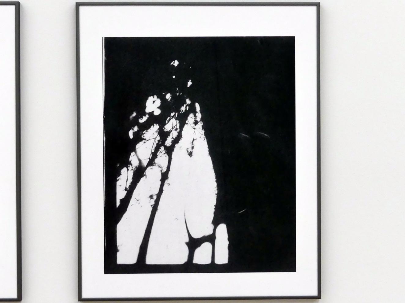 Gerhard Richter (1963–2020), 4 Fotos Birkenau (zu WV 937 B), München, Lenbachhaus, Saal 58, 2015, Bild 5/6