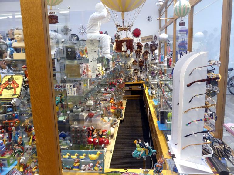 Hans-Peter Feldmann (1975–2014), Laden, München, Lenbachhaus, Saal 53, 1975–2015, Bild 2/10