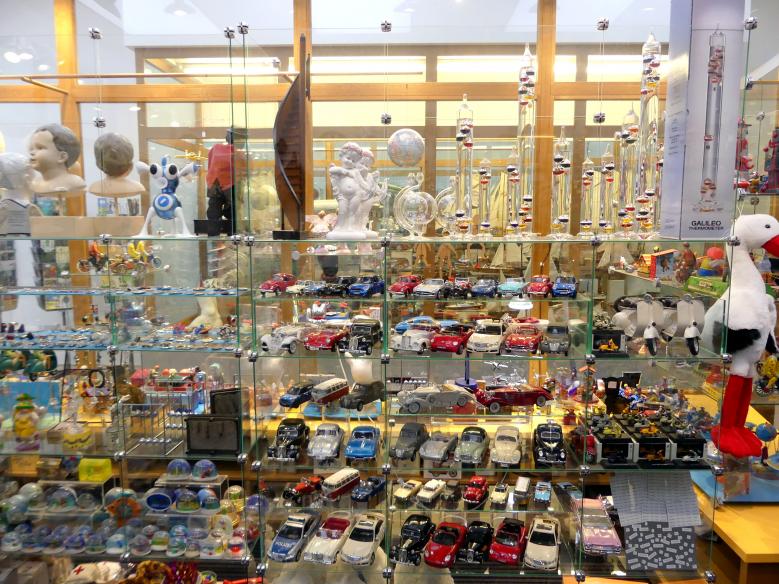 Hans-Peter Feldmann (1975–2014), Laden, München, Lenbachhaus, Saal 53, 1975–2015, Bild 6/10